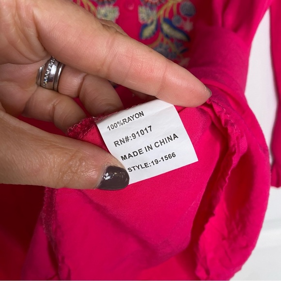 Luna Moon Hot Pink Embroidered Floral Tab Sleeve Tunic Top Size Large NWOT - Picture 8 of 9